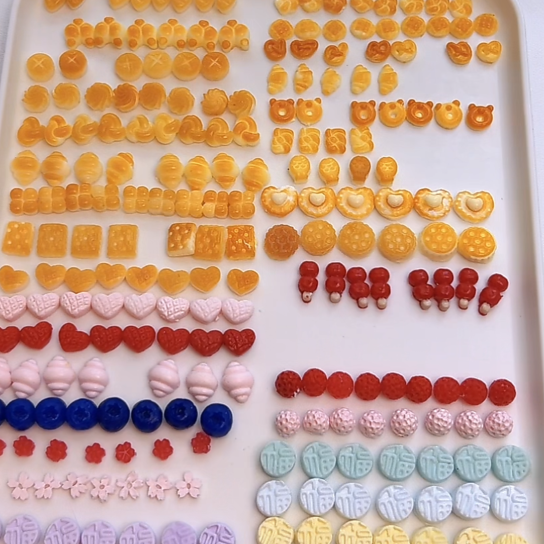 DIY Mini Stress Relief Squeeze Toy HandmdeGifts(Random shipoment,no repetitiom.)