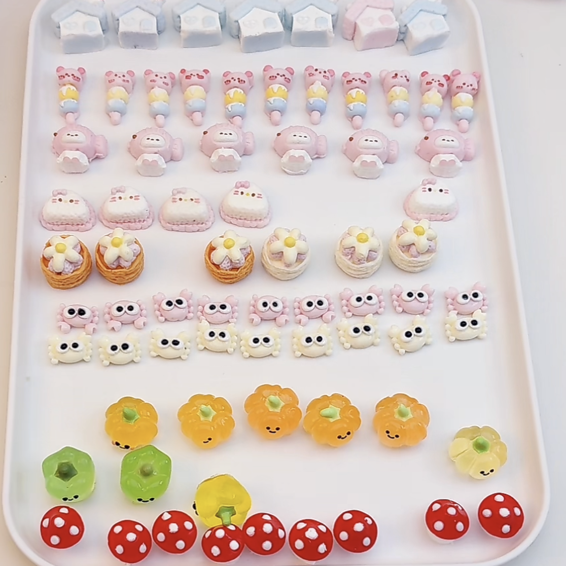 DIY Mini Stress Relief Squeeze Toy HandmdeGifts(Random shipoment,no repetitiom.)