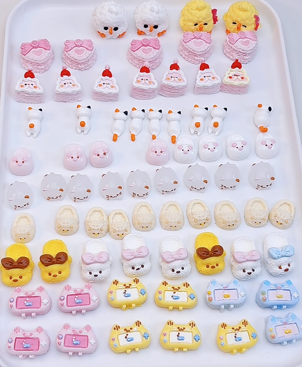 DIY Mini Stress Relief Squeeze Toy HandmdeGifts(Random shipoment,no repetitiom.)