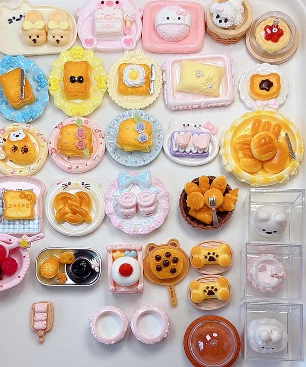 DIY Mini Stress Relief Squeeze Toy HandmdeGifts(Random shipoment,no repetitiom.)