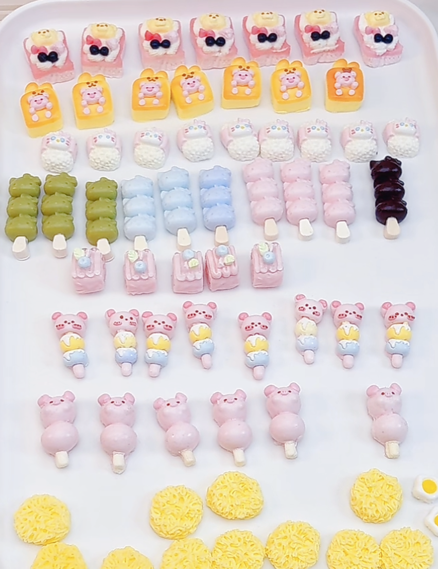 DIY Mini Stress Relief Squeeze Toy HandmdeGifts(Random shipoment,no repetitiom.)
