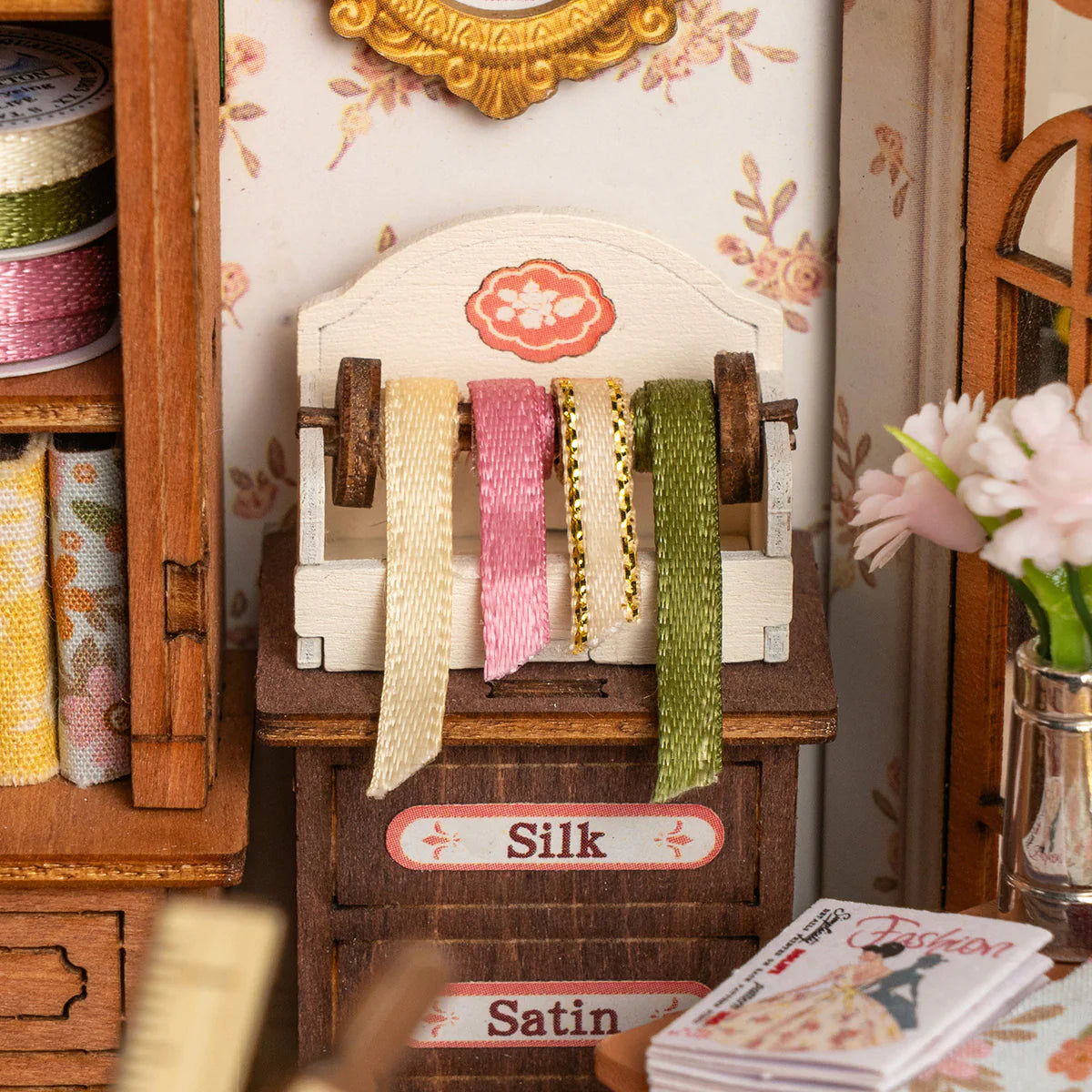 Elsa Tailor's Workshop Handicraft Art DIY Miniature Scene