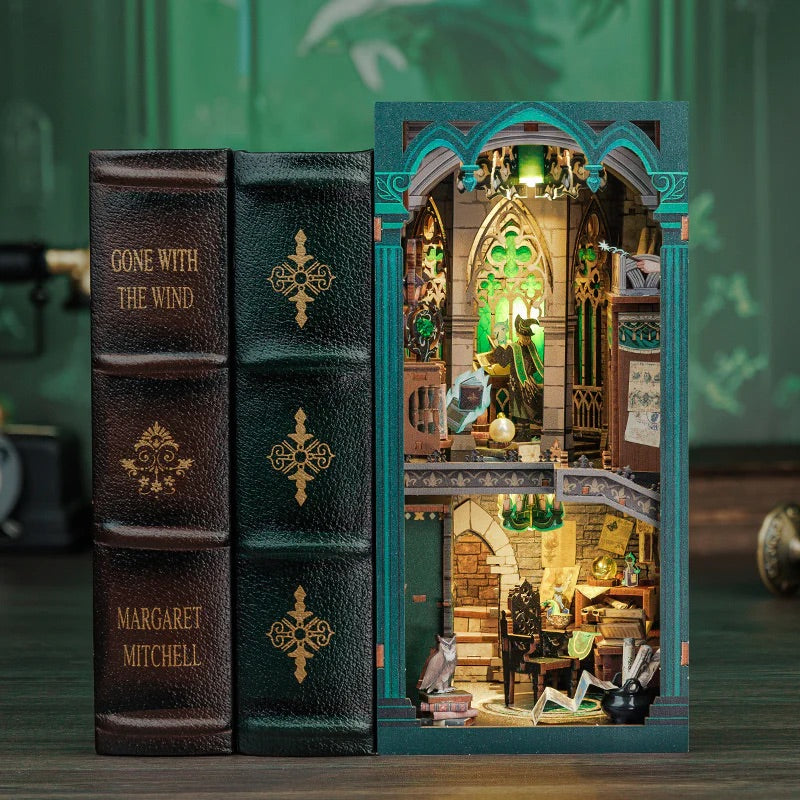 CYTEBEE DIY Book Nook Kit (Darkness Common Room)