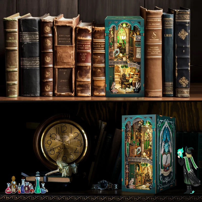 CYTEBEE DIY Book Nook Kit (Darkness Common Room)